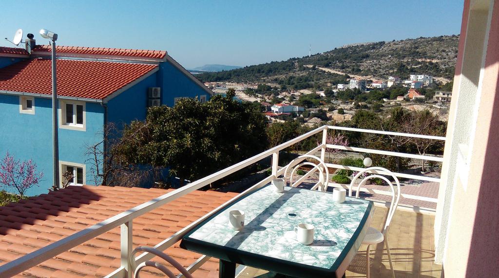 Apartments Marija Primosten Luaran gambar